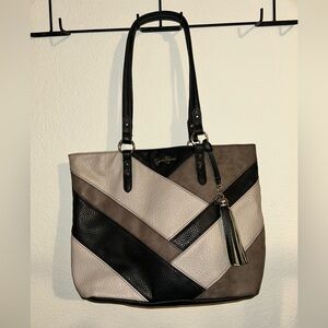 🧨Jessica Simpson Shoulder bag